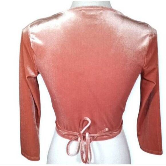 FOREVER 21 PINK VELVET WRAP CROP TOP SZ.S EUC. - Picture 4 of 6